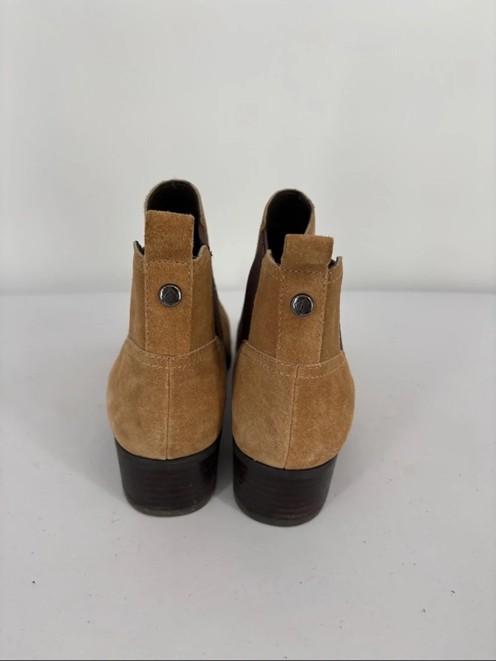 👘 Donald J. Pliner Suede tan Chelsea Ankle Boots